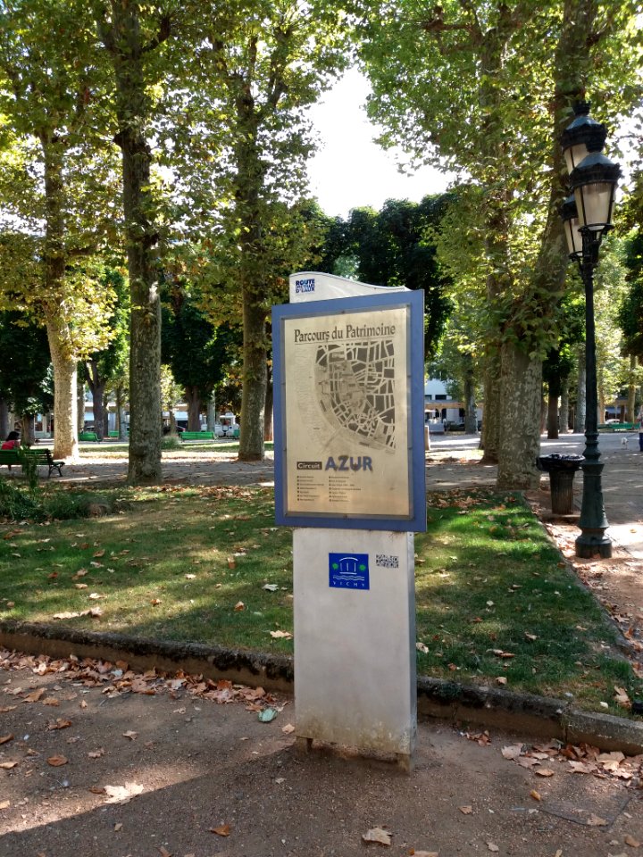Vichy - Parc des Sources, plaque parcours du Patrimoine