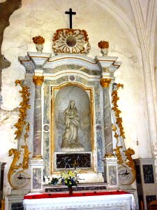 Viel-Saint-Rémy (Ardennes) église Saint-Remi, autel avec statue Vierge et Enfant