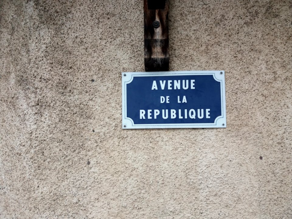 Vichy - Avenue de la République, plaque