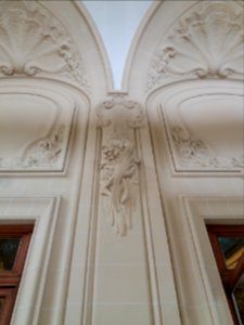 Vichy - Palais des Congrès, intérieur, moulure entre deux portes