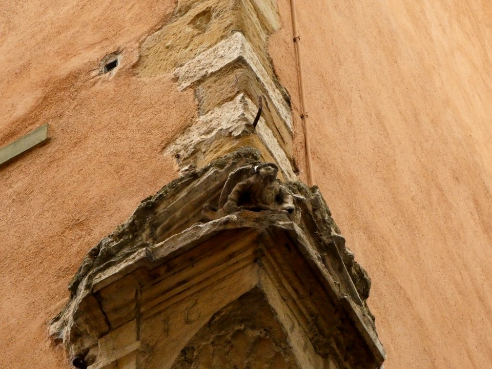 Vienne - Rue des Clercs - Vierge à l'angle de la rue du 4 Septembre - Ange