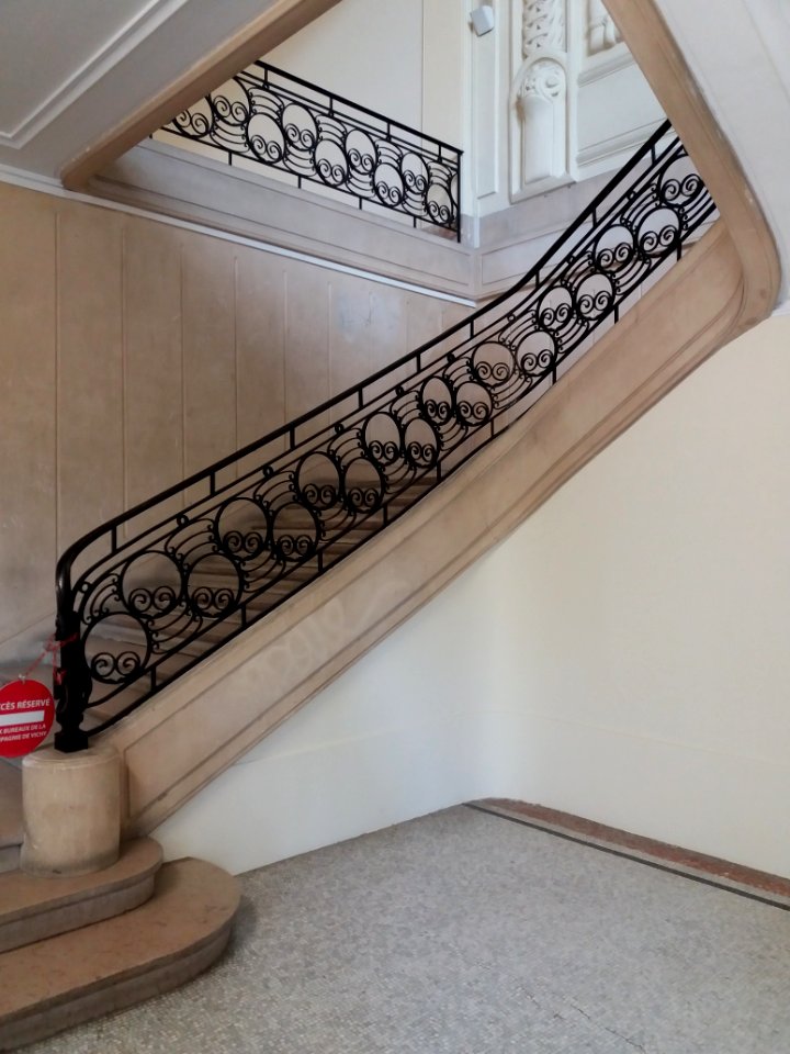 Vichy - Centre thermal des Dômes - Salle du grand dôme, escalier