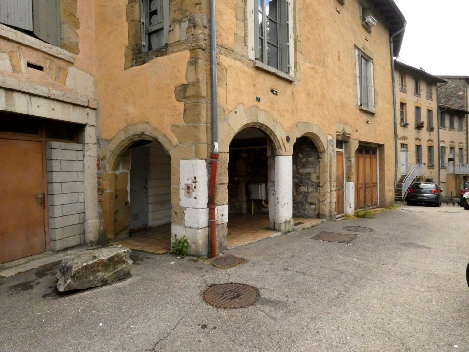 Vienne - Petite rue de la Cocarde - Maison au numéro 11
