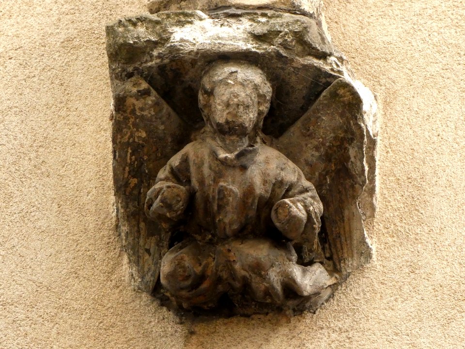 Vienne - Rue de Bourgogne - Vierge à l'Enfant, à l'angle de la rue du 4 Septembre - Détail 02