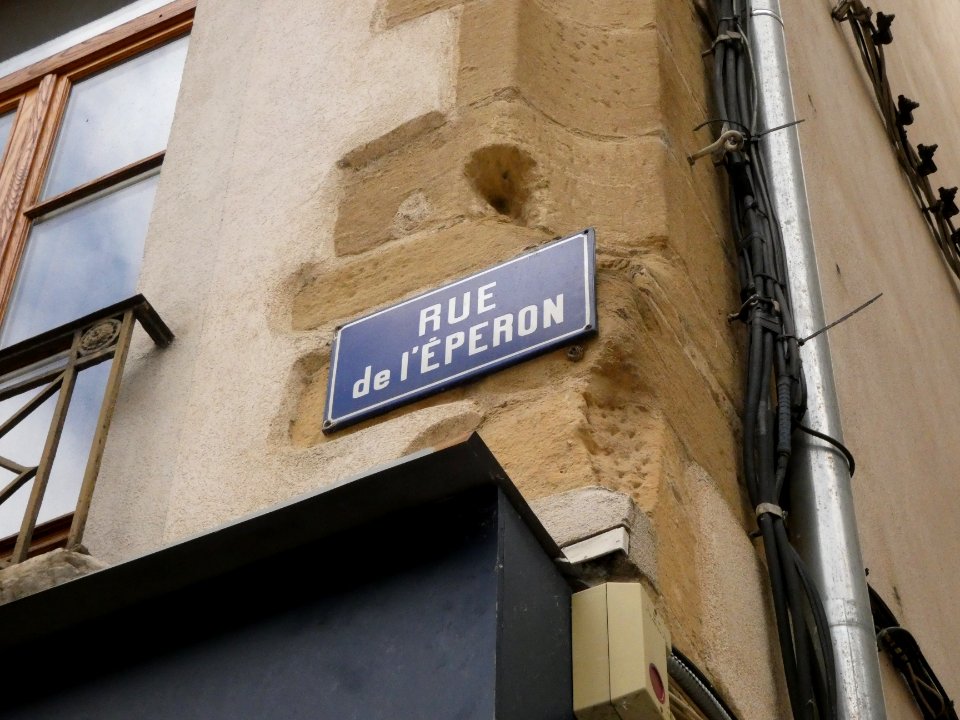 Vienne - Rue de l'Éperon - Plaque