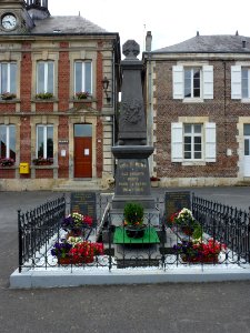 Viel-Saint-Rémy (Ardennes) monument aux morts