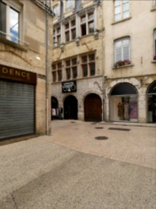 Vienne - Rue des Orfèvres - Hôtel Chevrier-Pérouse - Façade depuis la rue Perouillère