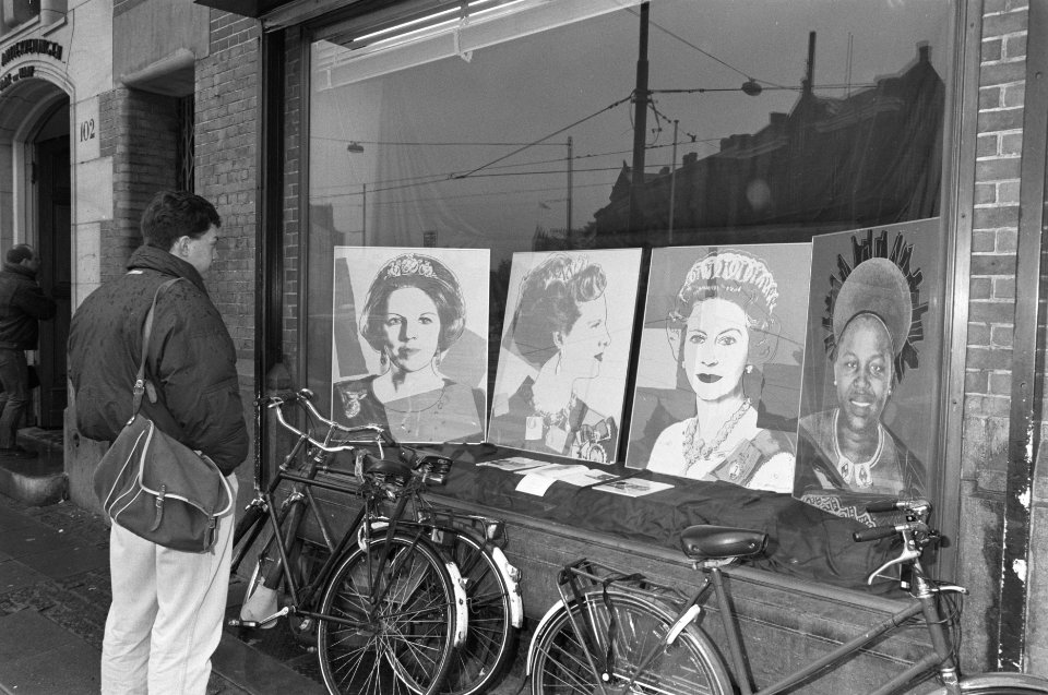 Vier Koninginnen Andy van Warhol bij Sothebys in Amsterdam te kijk, Bestanddeelnr 934-2105