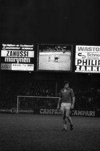 Videoscherm in het stadion waar goals e.d. worden aangegeven, Bestanddeelnr 931-8325