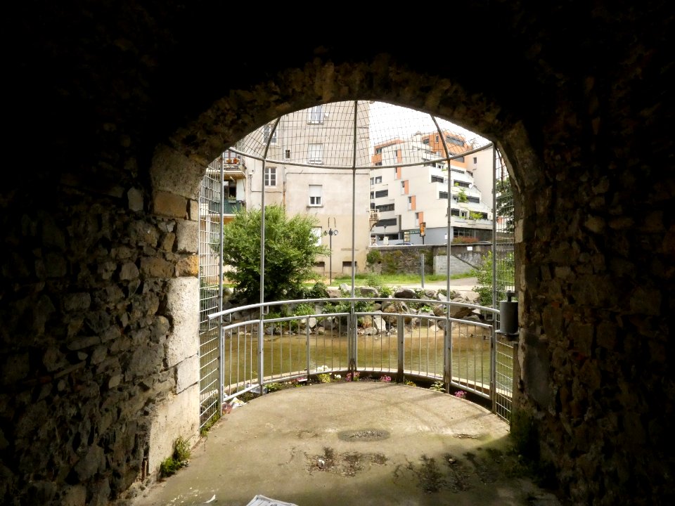 Vienne - Petite rue de la Cocarde - Passage avec vue sur La Gère