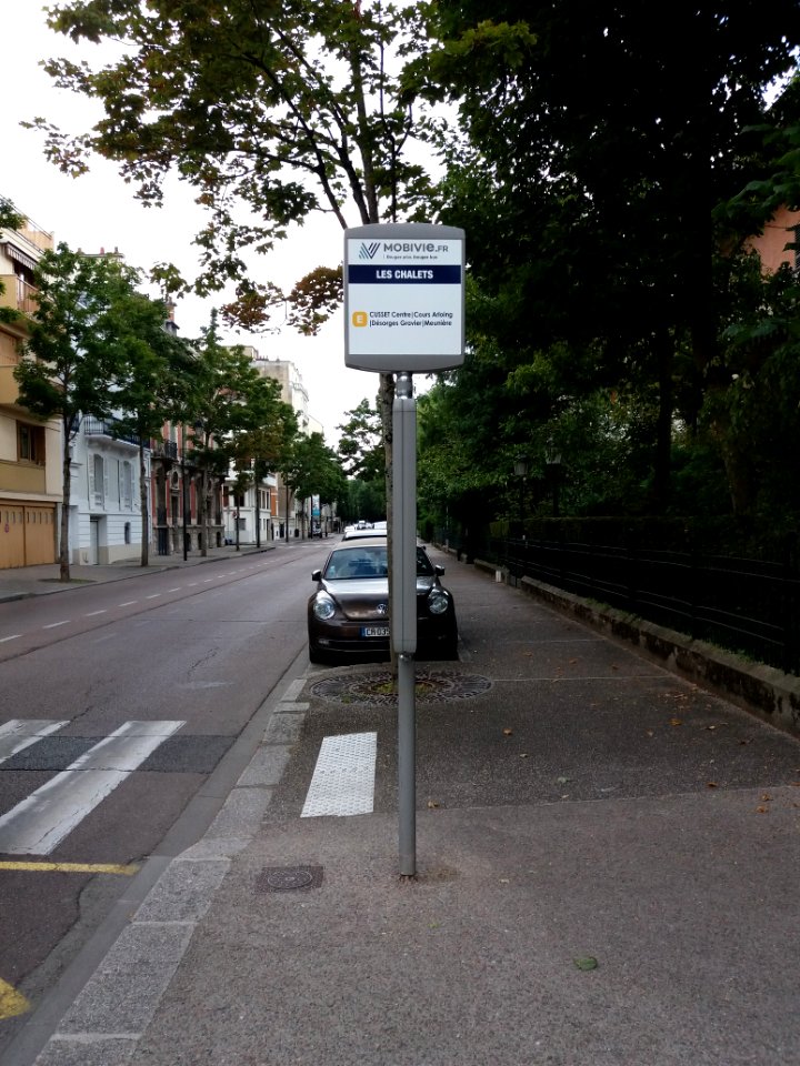 Vichy - Boulevard des États-Unis, arrêt de bus Les Chalets