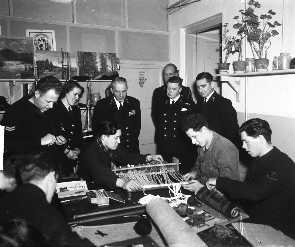 Vice admiraal Jhr. Van Holthe bezoekt MSD Leiden, Bestanddeelnr 903-7511