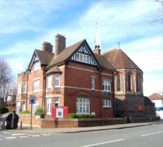 Vicarage of St Barnabas' Church, 88 Sackville Road, Hove (March 2020) (2)