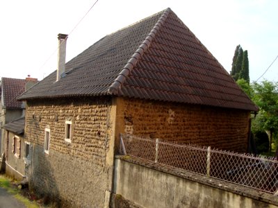 Vidouze (Hautes-Pyr, Fr) maison construit de galets