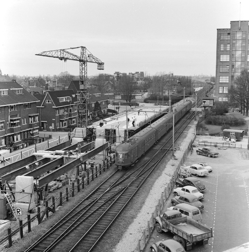 Viaduct-bouw voor de trein, Bestanddeelnr 913-6857