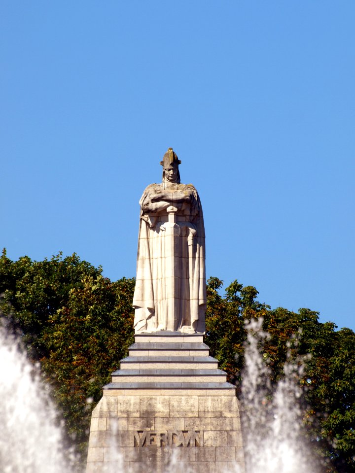 Victory Monument pic1