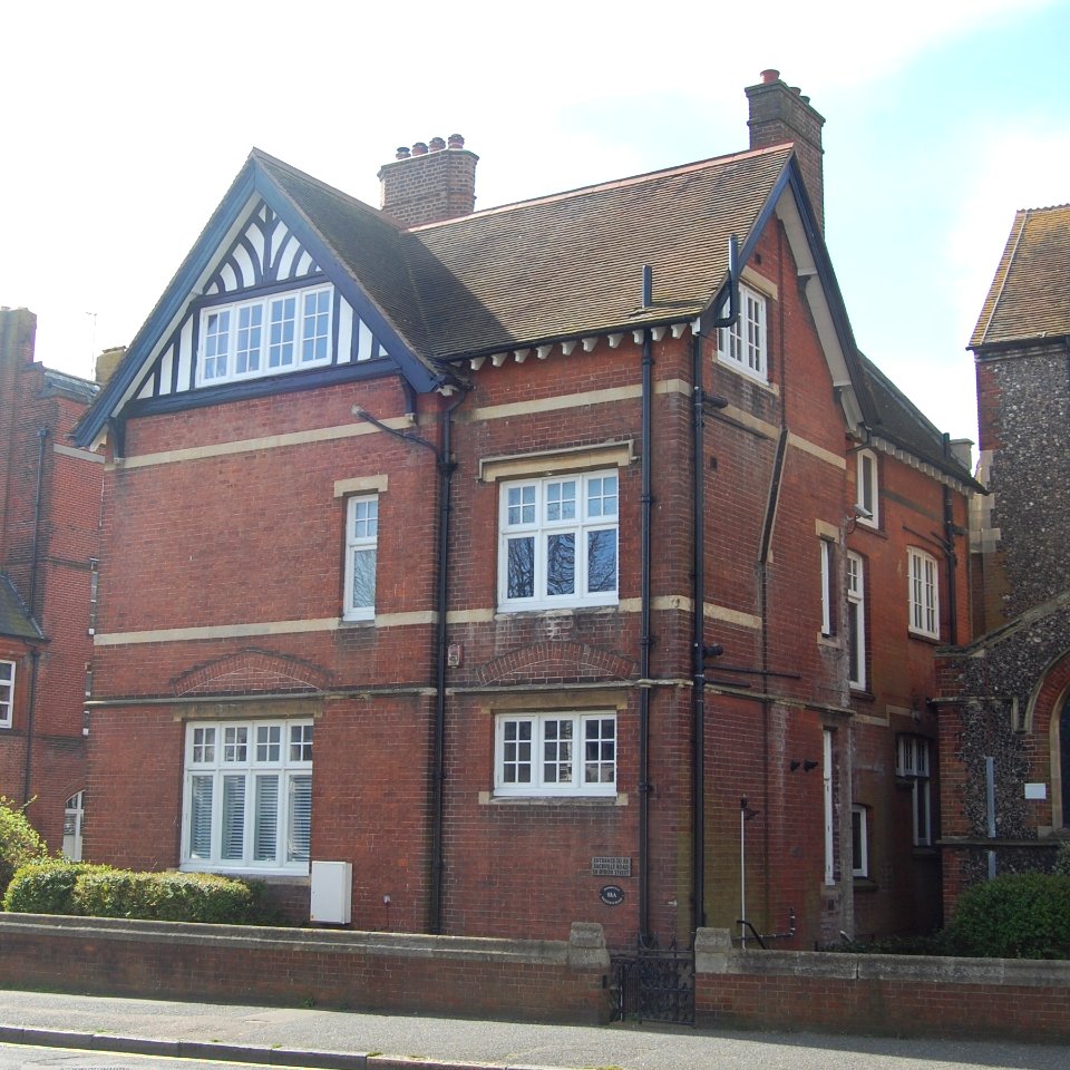 Vicarage of St Barnabas' Church, 88 Sackville Road, Hove (March 2020) (1)