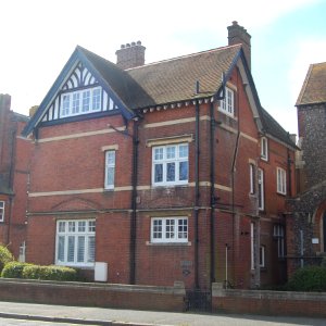 Vicarage of St Barnabas' Church, 88 Sackville Road, Hove (March 2020) (1)