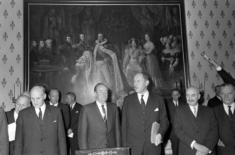 Vice president Humphrey en Minister Luns bespreken politieke situatie Den Haag, Bestanddeelnr 920-1890