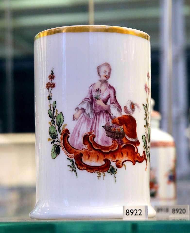 Victoria and Albert Museum Glassware 17042019 Tankard Bohemia 1770-1780 7266