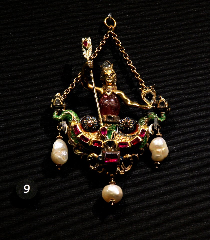 Victoria and Albert Museum Jewellery 11042019 Pendant Double-tailed mermaid Pink tourmaline 19th century 3017