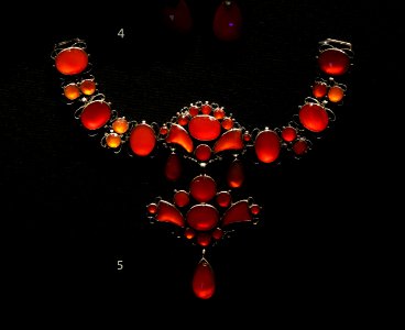 Victoria and Albert Museum Jewellery 11042019 Necklet M. 82-1962 Carnelians Silver Germany 1740-1750 3167