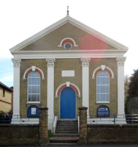 Victoria Road Chapel (Cowes Baptist Church), Victoria Road, Cowes, Isle of Wight (May 2016) (1)
