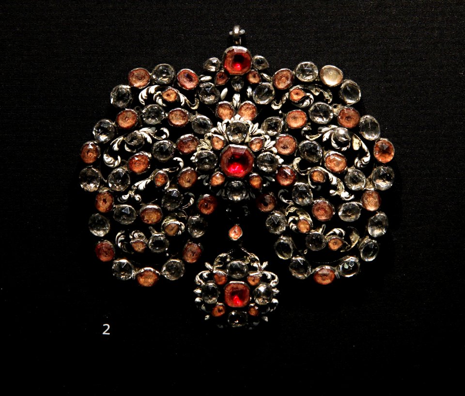 Victoria and Albert Museum Jewellery 11042019 Pendant Silver Rock crystal 17th century 3096