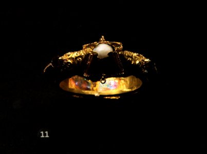 Victoria and Albert Museum Jewellery 11042019 Bracelet Seljuk Empire 2902