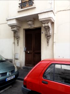 Vichy - Rue Pasteur, porte au numéro 2