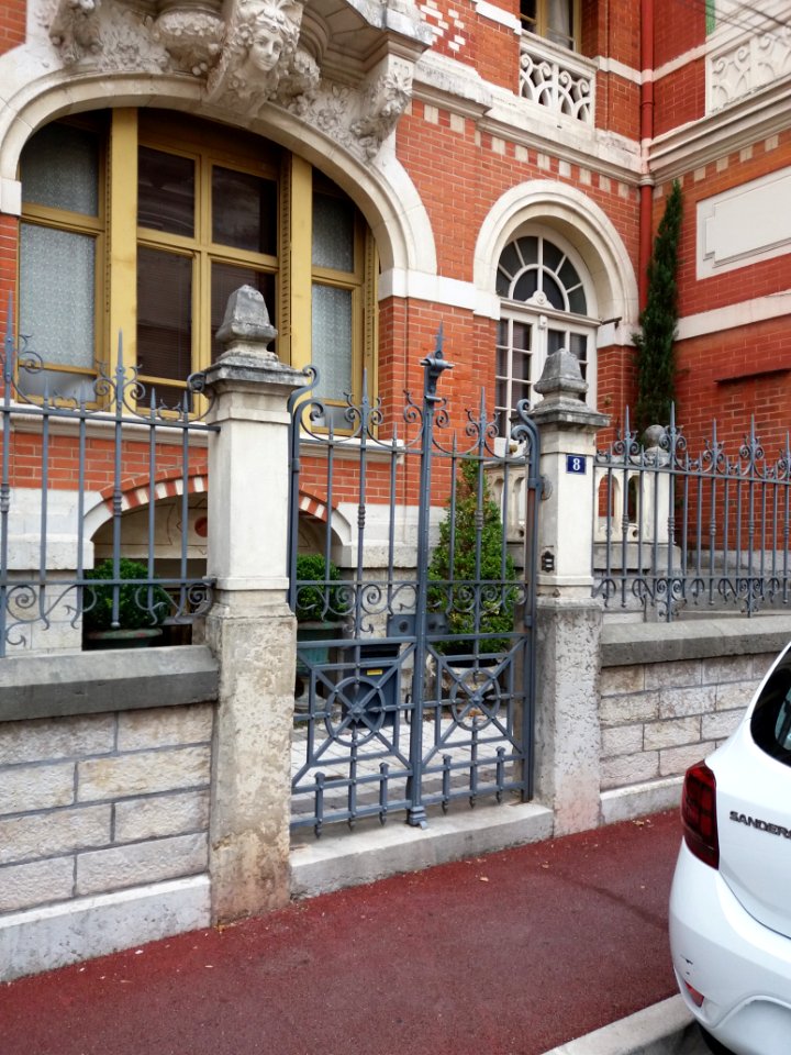 Vichy - Rue Albert Londres, villa Anne-Marie, portail