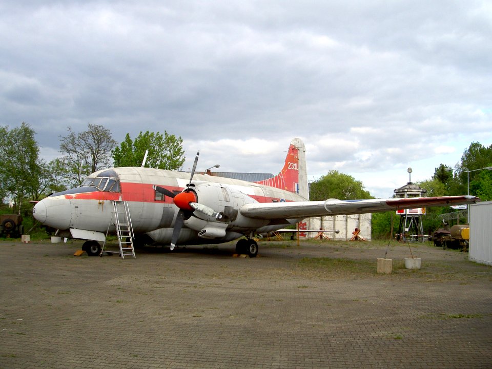 Vickers 668 Varsity T.1 registration WF-382 23MU, Alliierte in Berlin pic3