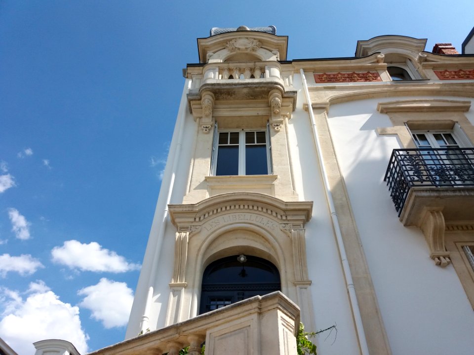 Vichy - Quai d'Allier, maison au numéro 16, haut de la façade