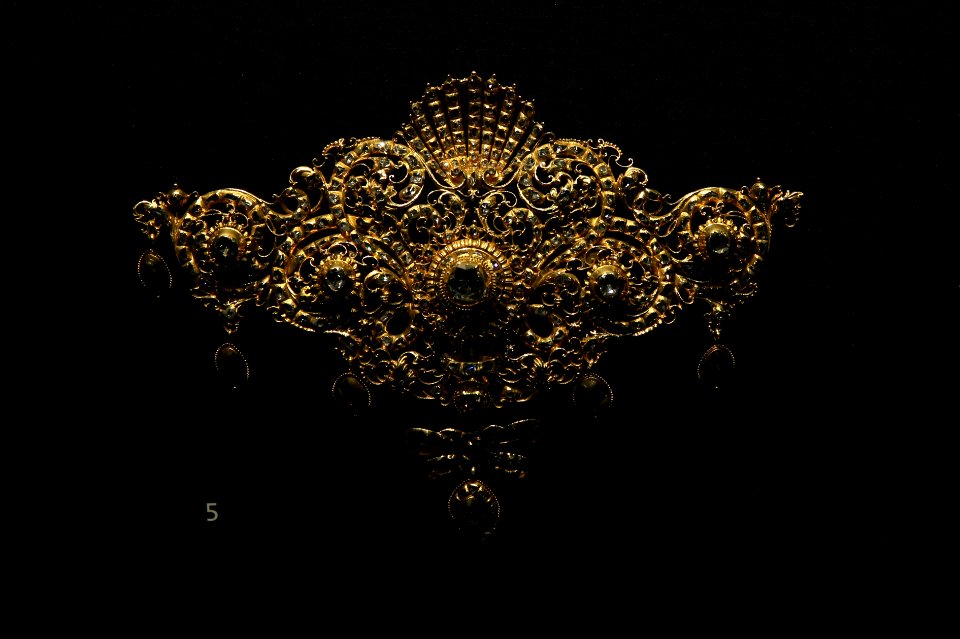 Victoria and Albert Museum Jewellery 11042019 Bodice ornament Gold Rose-cut diamonds Spain 18th century 3109