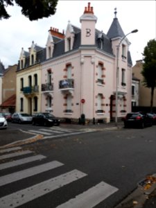Vichy - Rue Maréchal Joffre, maison à l'angle de la rue Albert Londres