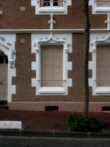 Vichy - Rue Saint-Dominique, maison au numéro 20, fenêtre centrale photo