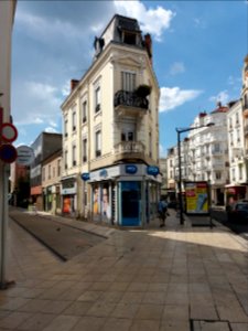 Vichy - Rue Lucas, immeuble à l'angle de la rue Montaret