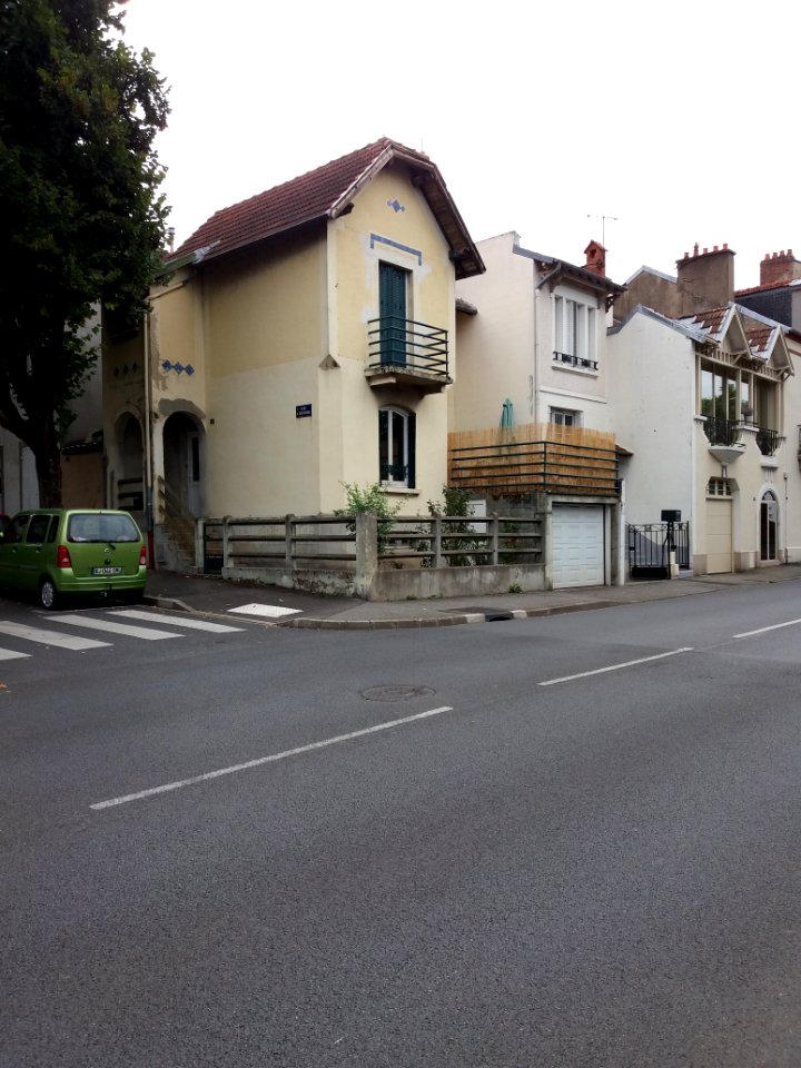 Vichy - Boulevard de l'Hôpital, maison à l'angle de la rue de Châteaudun