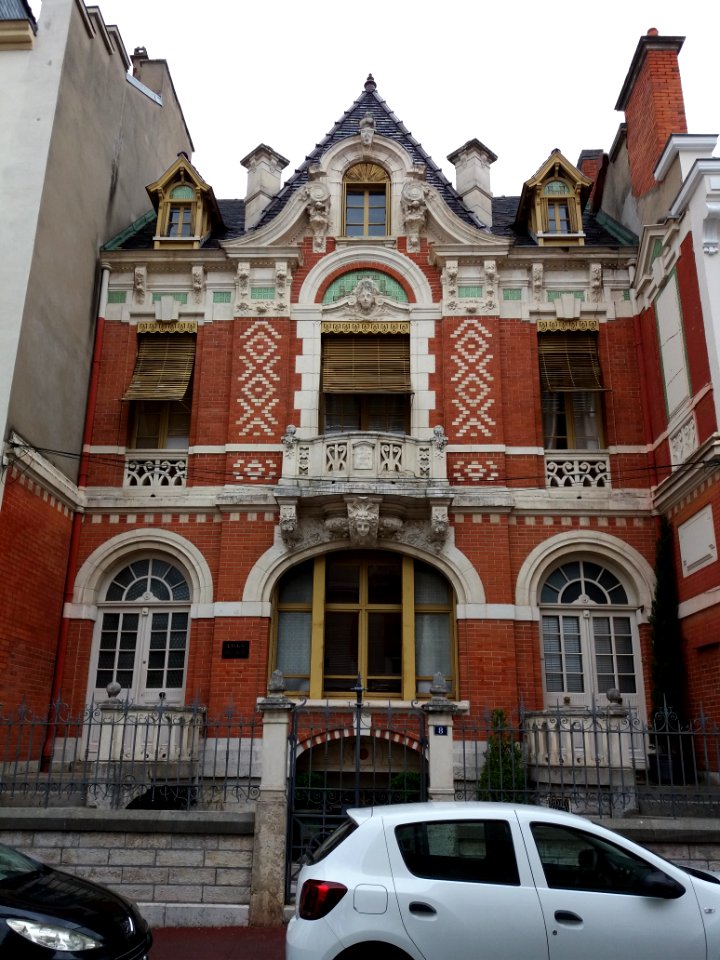 Vichy - Rue Albert Londres, villa Anne-Marie (1)