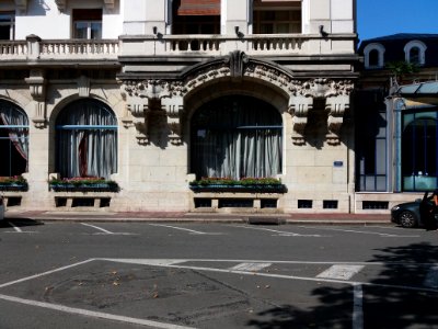 Vichy - Place Joseph Aletti, façade de l'Aletti Palace (1)