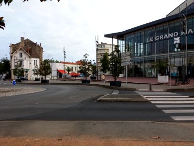Vichy - Place Pierre-Victor Léger, vers le nord