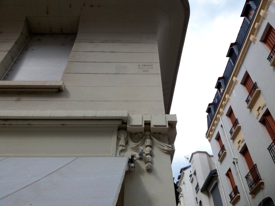 Vichy - Rue Lucas, plaque d'architecte, à l'angle de la rue Max Durand Fardel