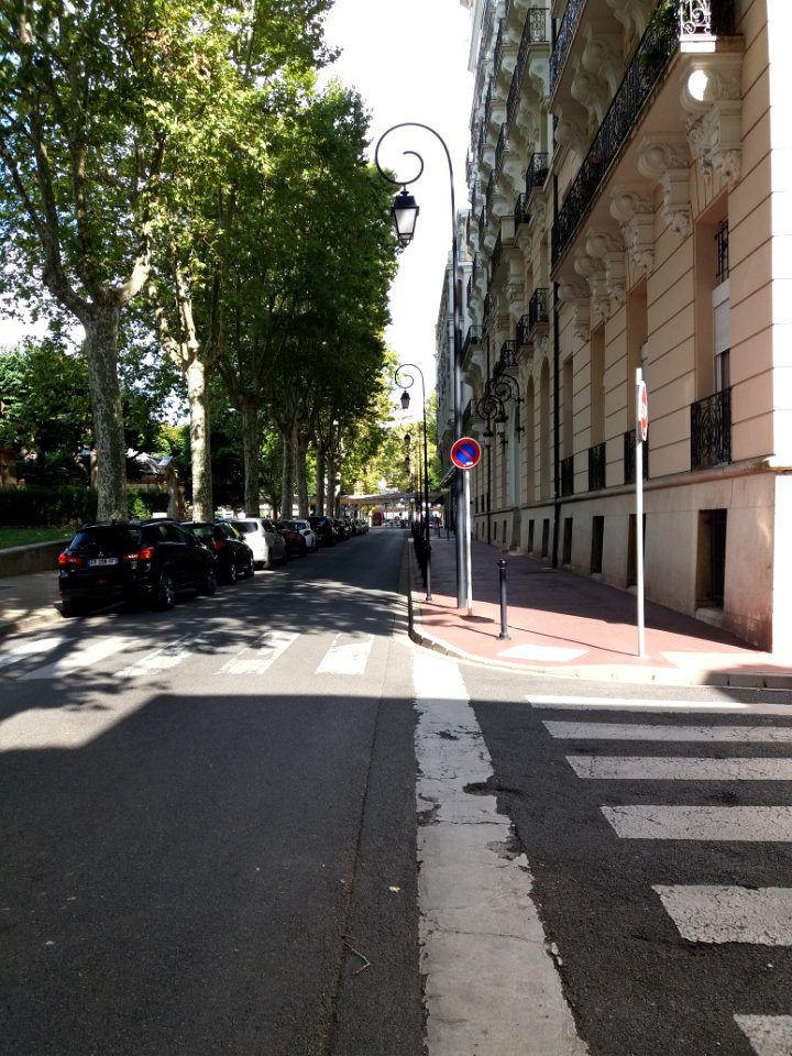 Vichy - Rue Petit, vers l'est, depuis la rue Alquié