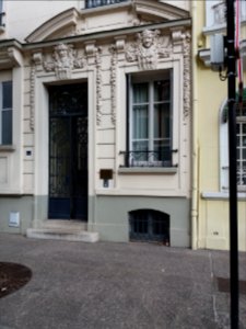 Vichy - Boulevard des États-Unis, porte au numéro 122