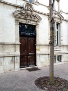 Vichy - Boulevard des États-Unis, porte au numéro 112