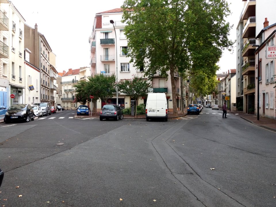 Vichy - Place de la Liberté, vers le nord