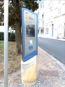 Vichy - Rue d'Allier, plaque Route des villes d'eaux, numéro 20