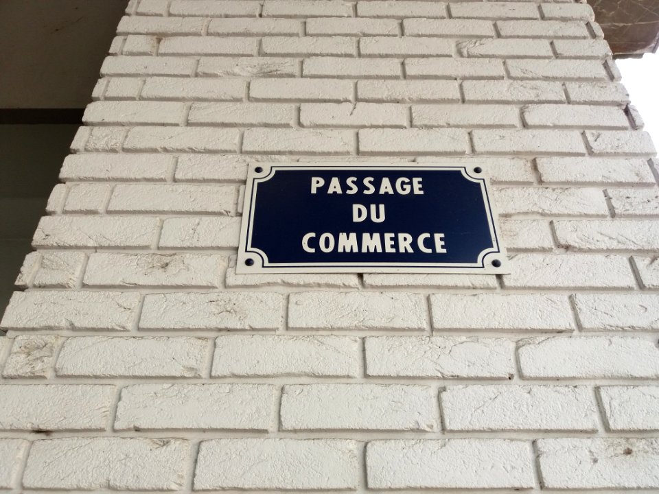 Vichy - Rue du Commerce, plaque passage du Commerce