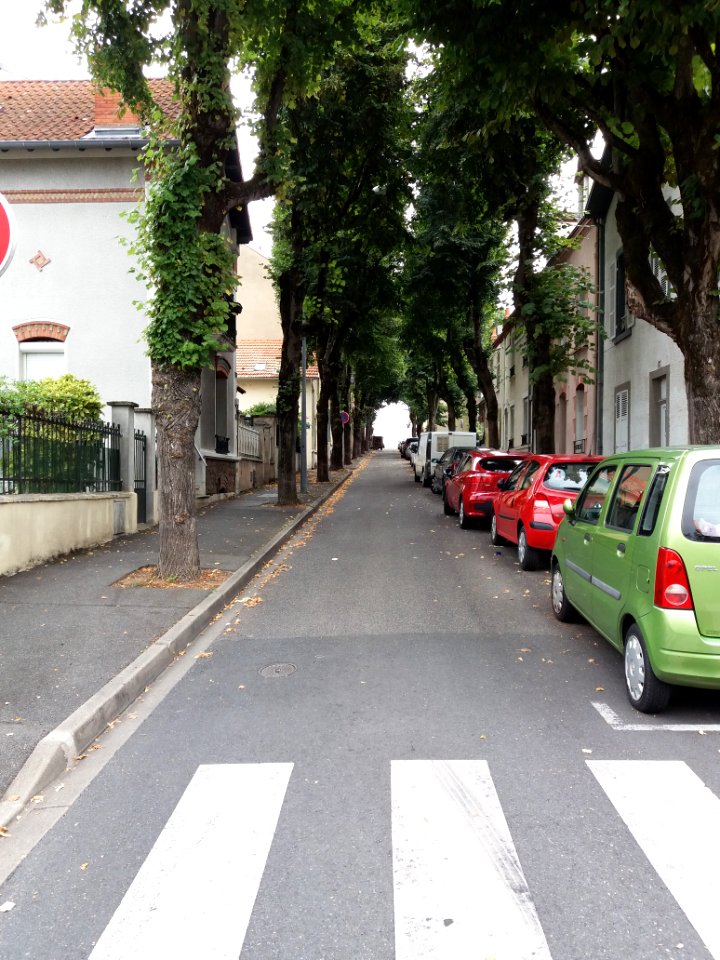 Vichy - Rue de Châteaudun, depuis le boulevard de l'Hôpital
