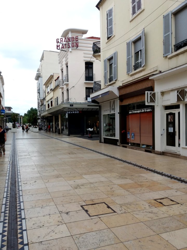 Vichy - Rue de l'Hôtel des Postes, vers l'est